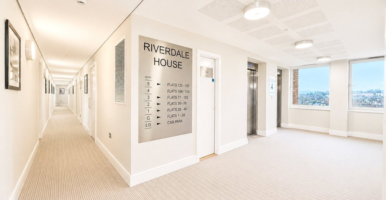 2 bedroom property for sale in London | Robinson Jackson