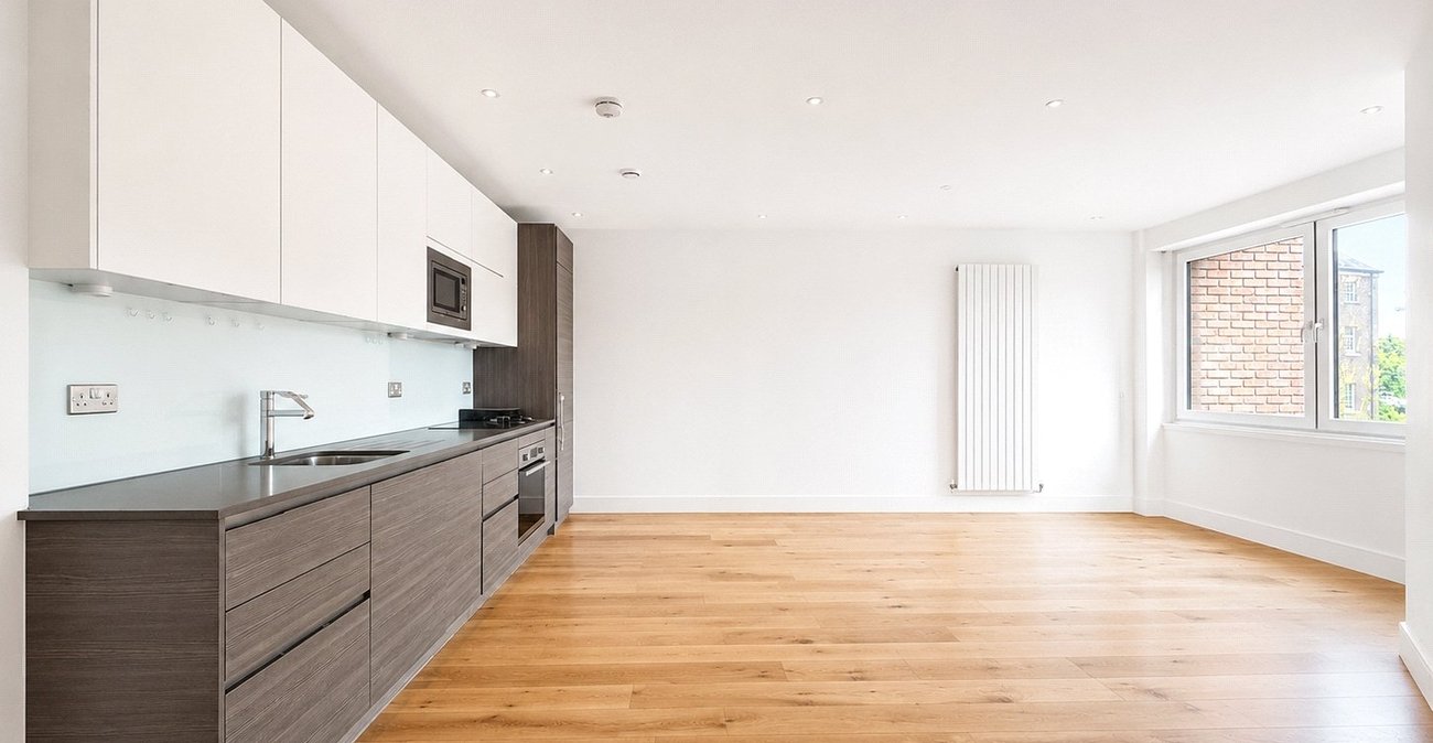 2 bedroom property for sale in London | Robinson Jackson