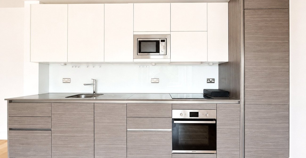 2 bedroom property for sale in London | Robinson Jackson