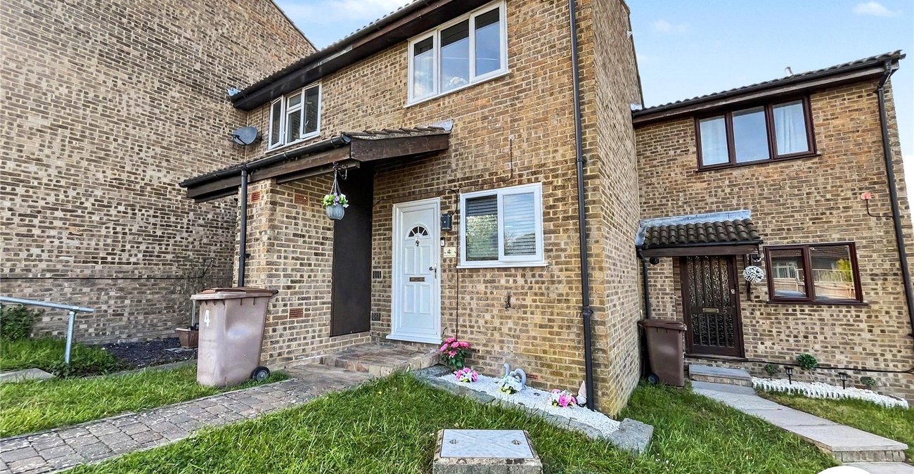 2 bedroom house for sale in Chatham | Robinson Michael & Jackson