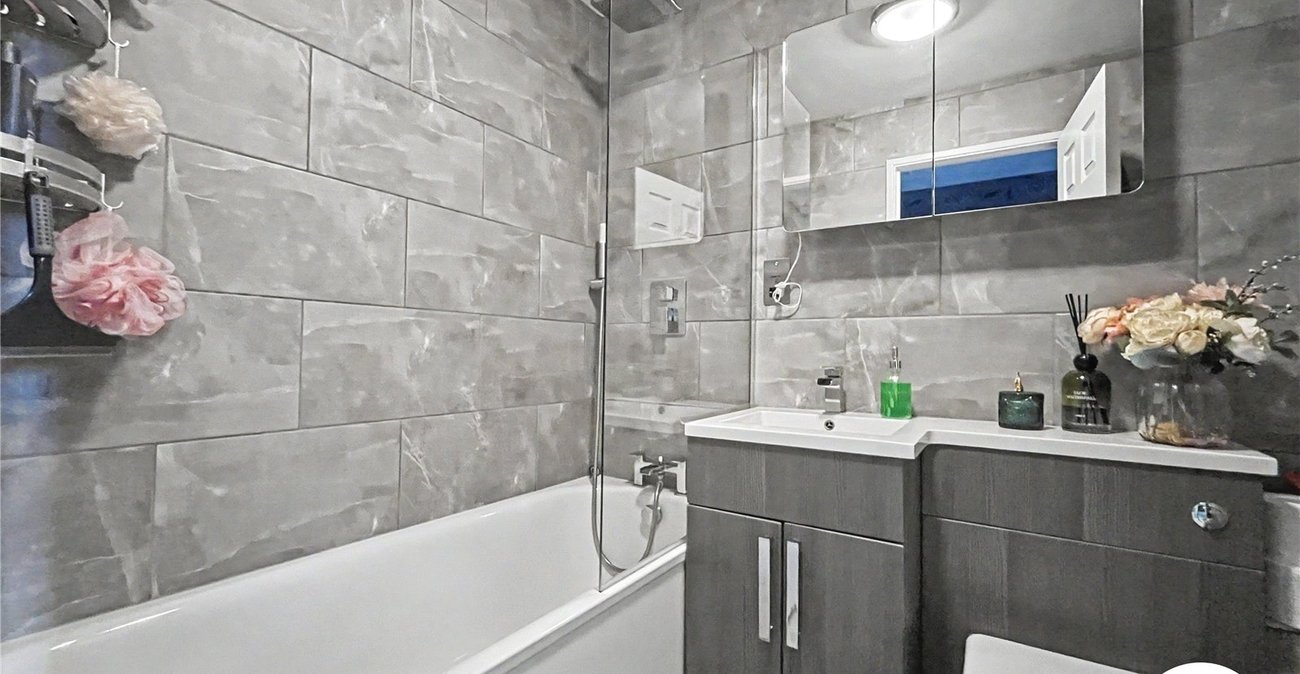 2 bedroom house for sale in Chatham | Robinson Michael & Jackson