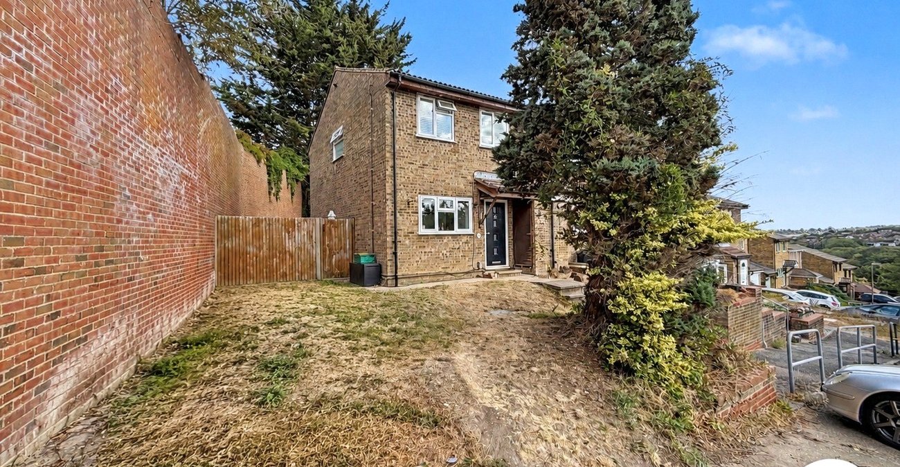3 bedroom house for sale in Walderslade | Robinson Michael & Jackson