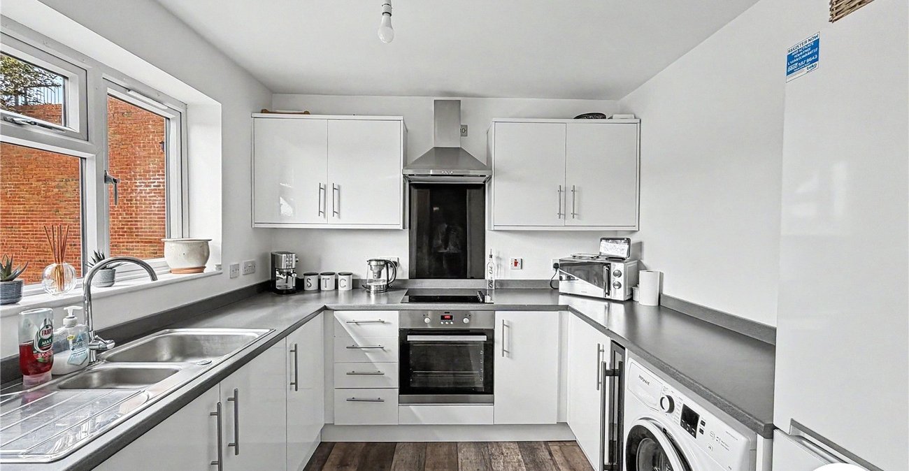 3 bedroom house for sale in Walderslade | Robinson Michael & Jackson