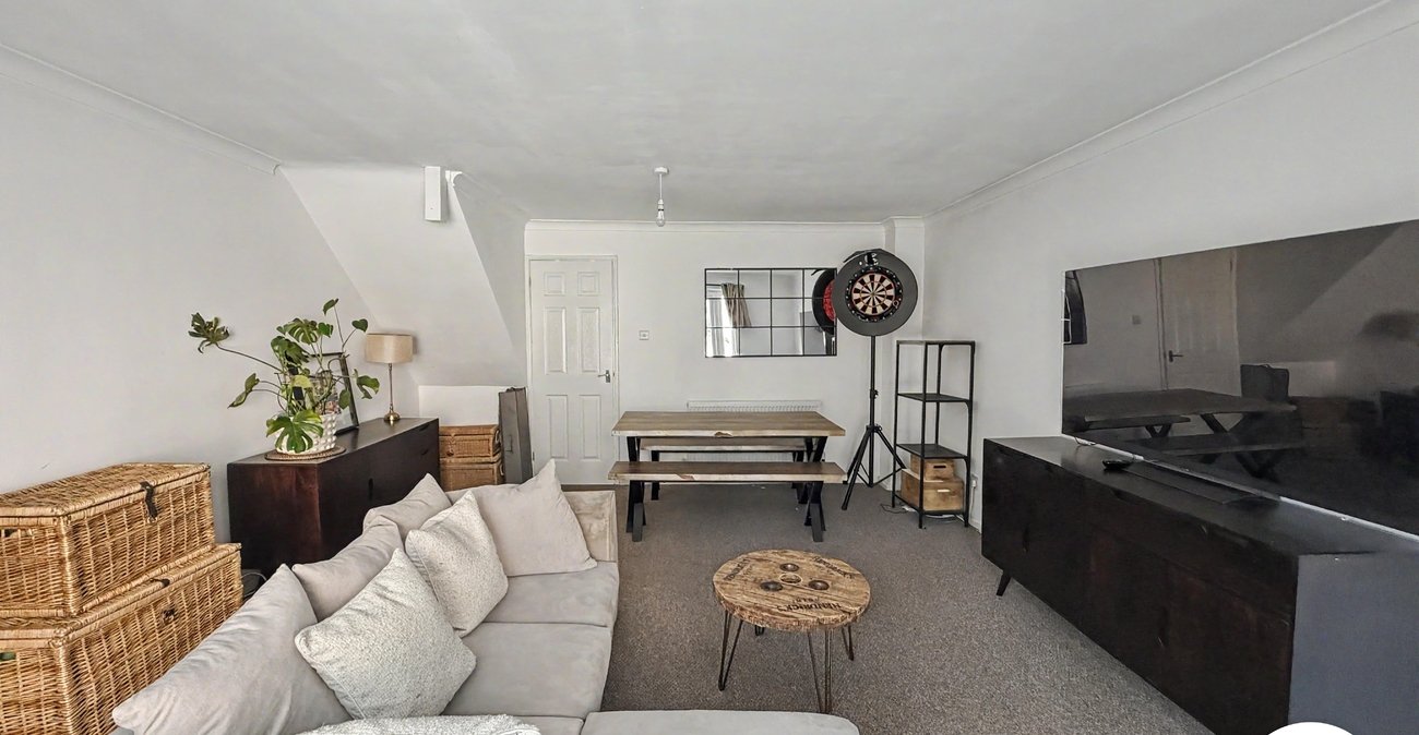 3 bedroom house for sale in Walderslade | Robinson Michael & Jackson
