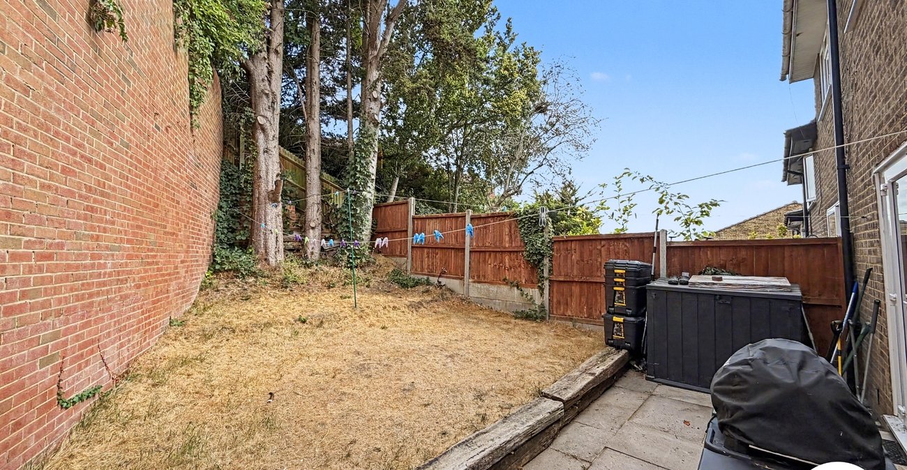 3 bedroom house for sale in Walderslade | Robinson Michael & Jackson