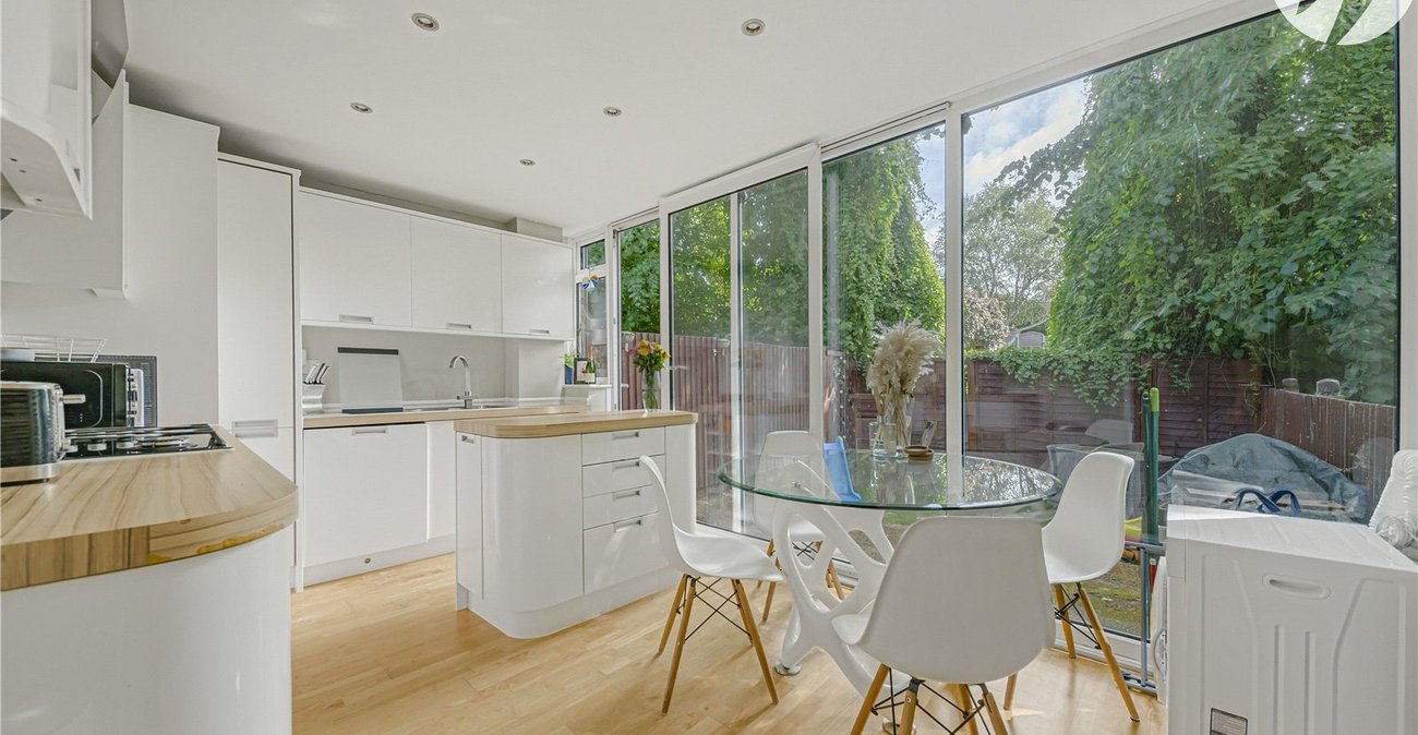 2 bedroom house for sale in Dartford | Robinson Jackson