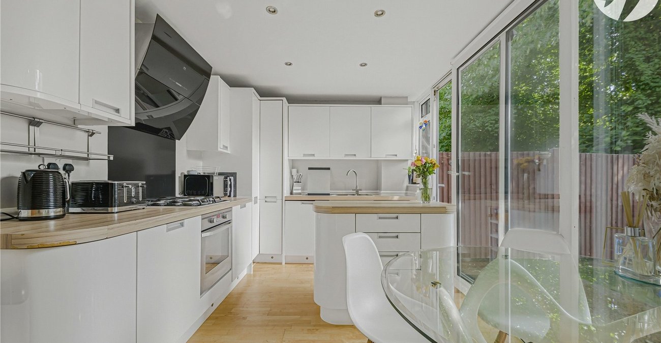 2 bedroom house for sale in Dartford | Robinson Jackson