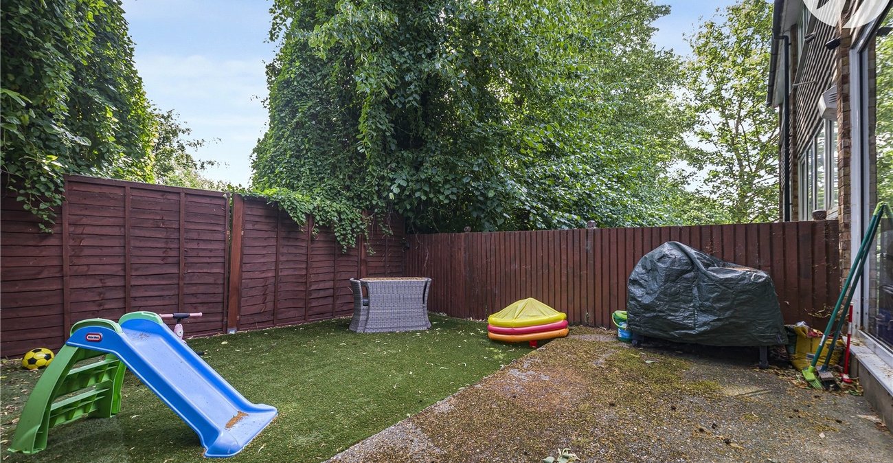2 bedroom house for sale in Dartford | Robinson Jackson