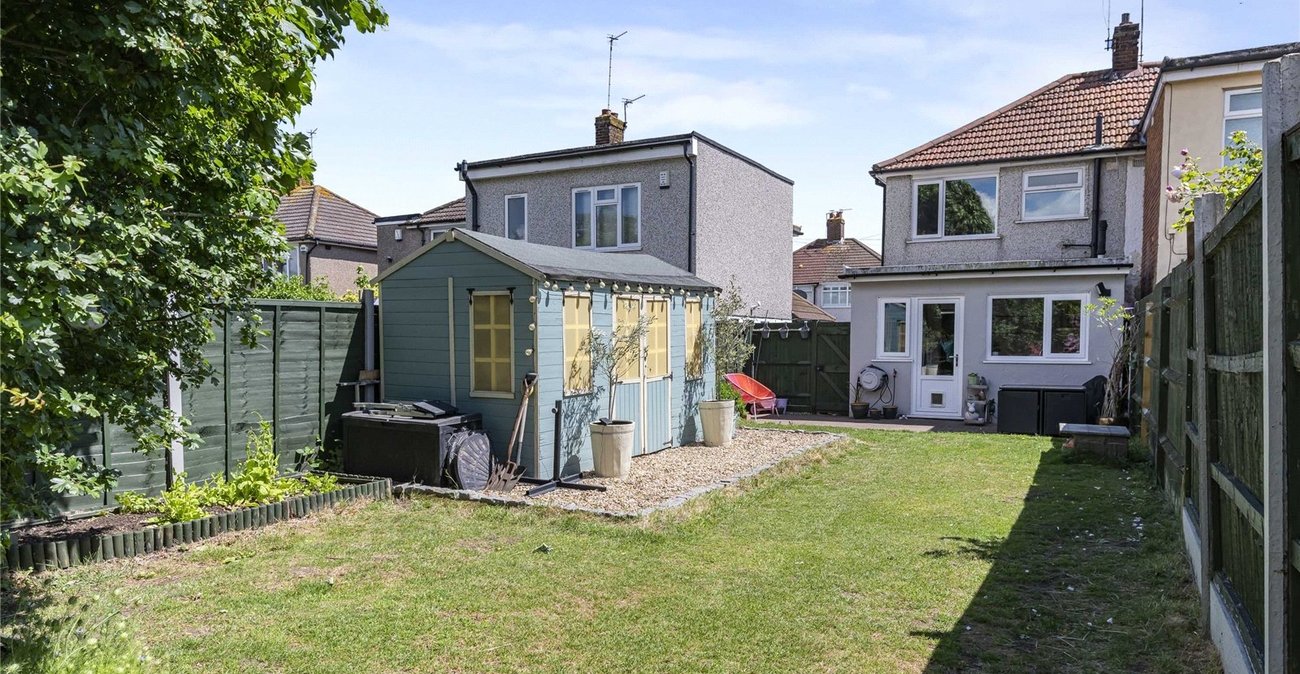 2 bedroom house for sale in Welling | Robinson Jackson