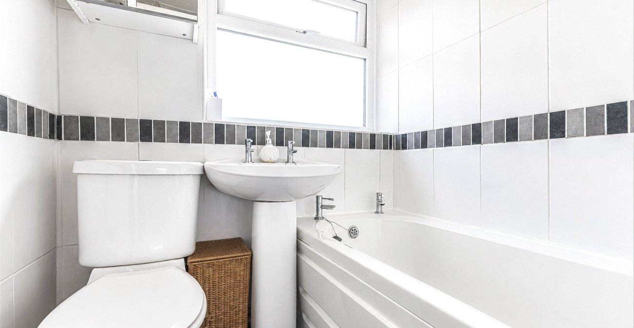 2 bedroom house for sale in Welling | Robinson Jackson