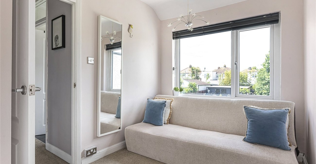 2 bedroom house for sale in Welling | Robinson Jackson