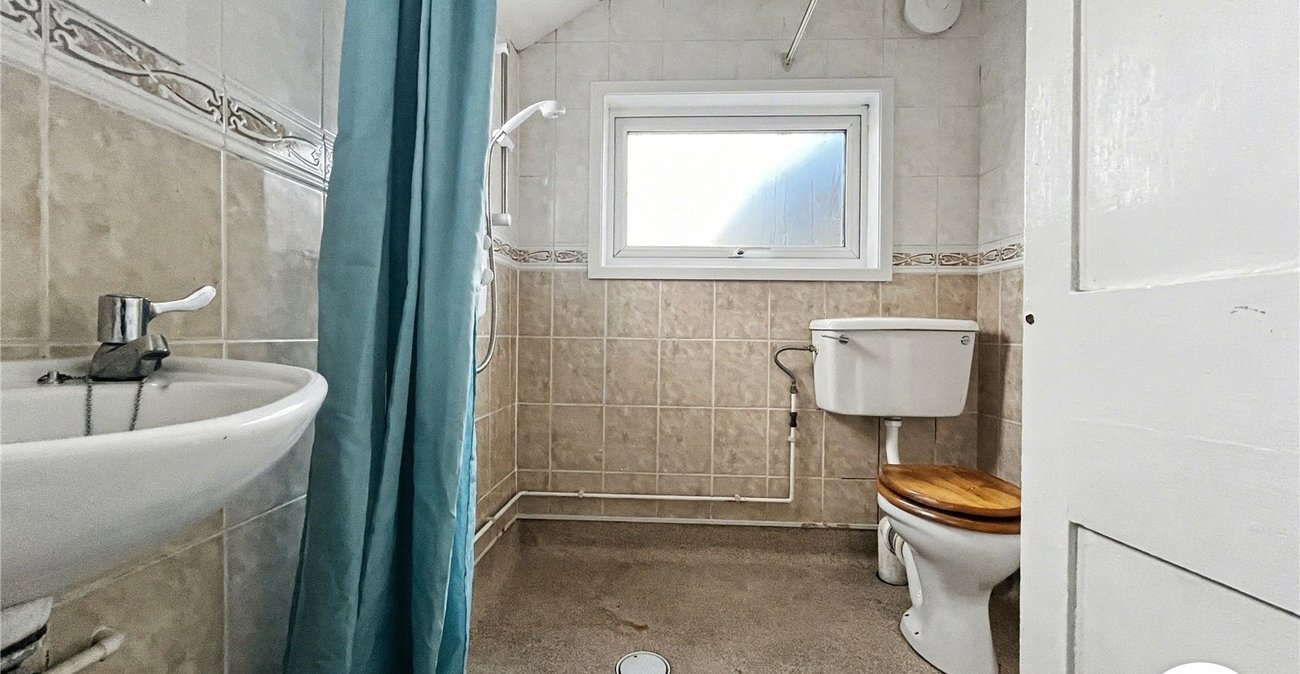 2 bedroom house for sale in Strood | Robinson Michael & Jackson