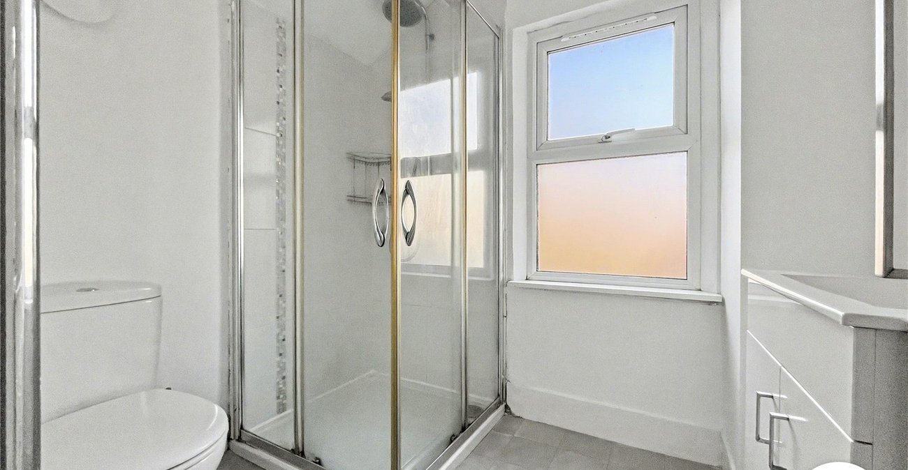 2 bedroom house for sale in Strood | Robinson Michael & Jackson