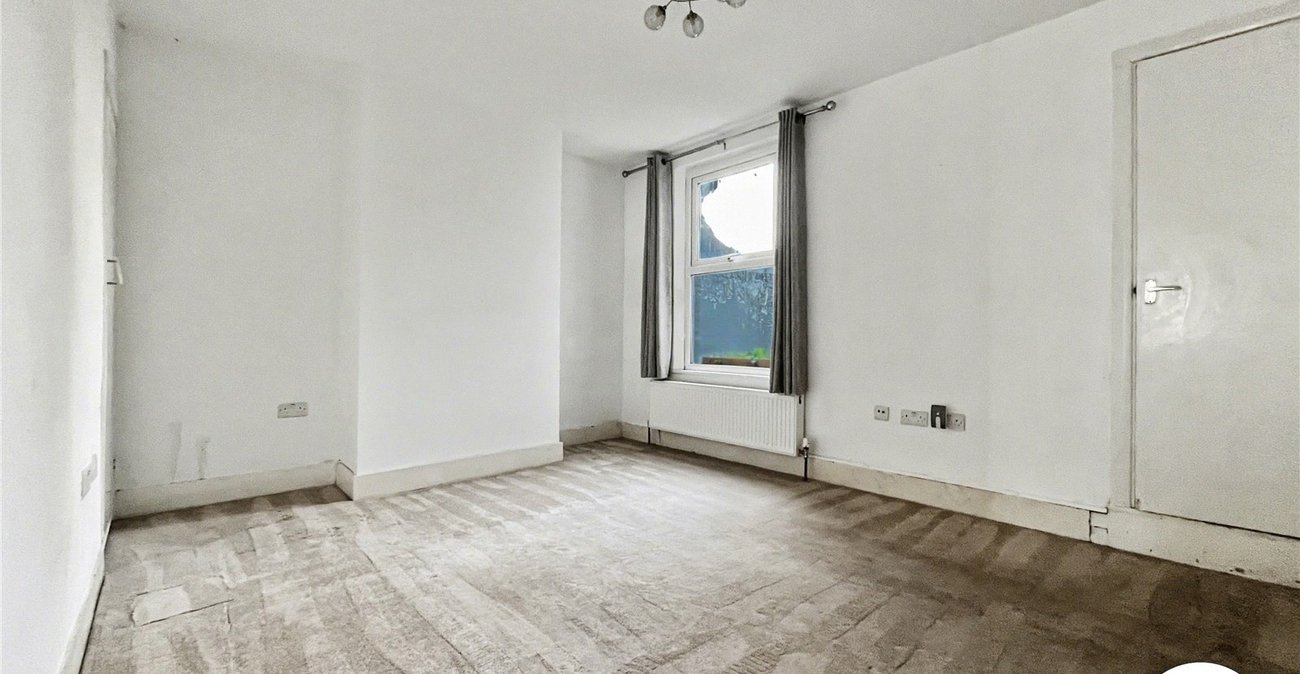 2 bedroom house for sale in Strood | Robinson Michael & Jackson