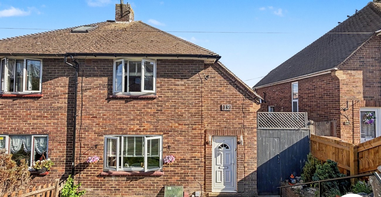 2 bedroom house for sale in Wayfield | Robinson Michael & Jackson