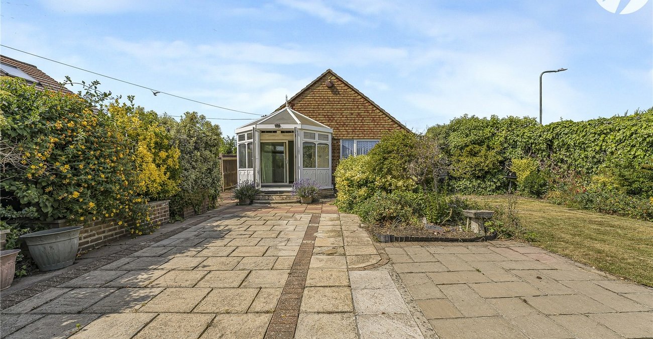 2 bedroom bungalow for sale in Sidcup | Robinson Jackson
