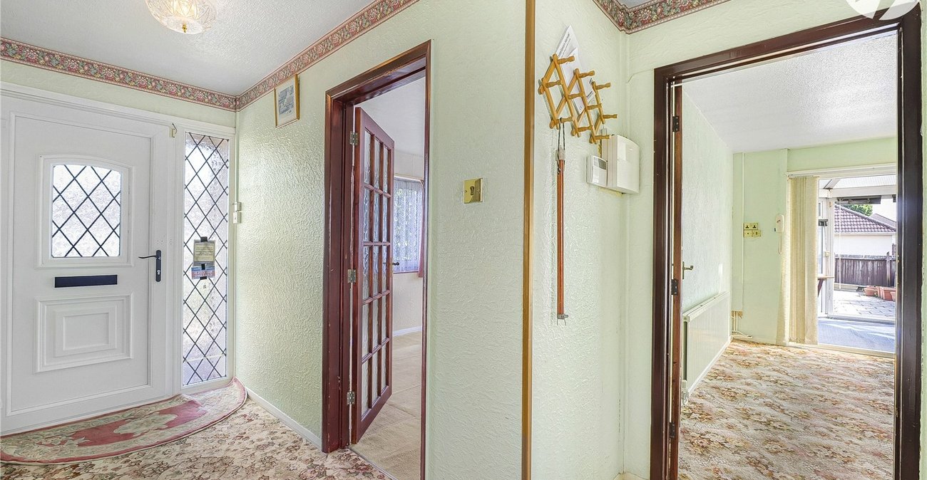 2 bedroom bungalow for sale in Sidcup | Robinson Jackson