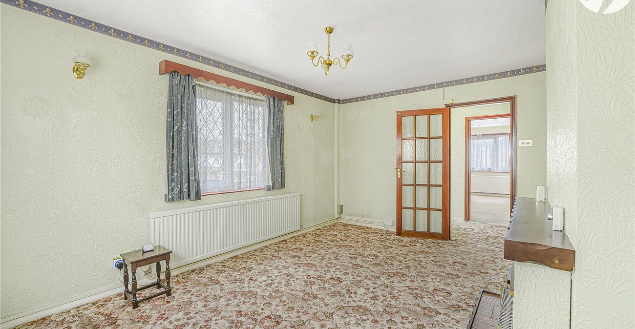 2 bedroom bungalow for sale in Sidcup | Robinson Jackson