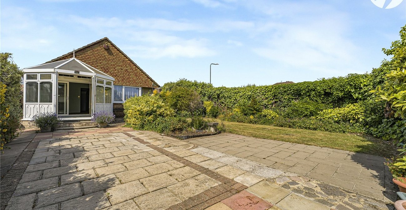 2 bedroom bungalow for sale in Sidcup | Robinson Jackson