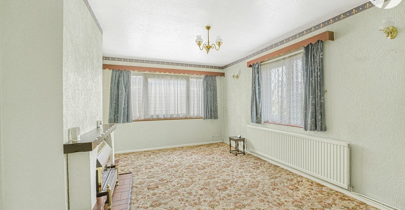 2 bedroom bungalow for sale in Sidcup | Robinson Jackson