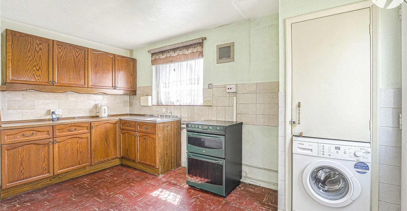 2 bedroom bungalow for sale in Sidcup | Robinson Jackson
