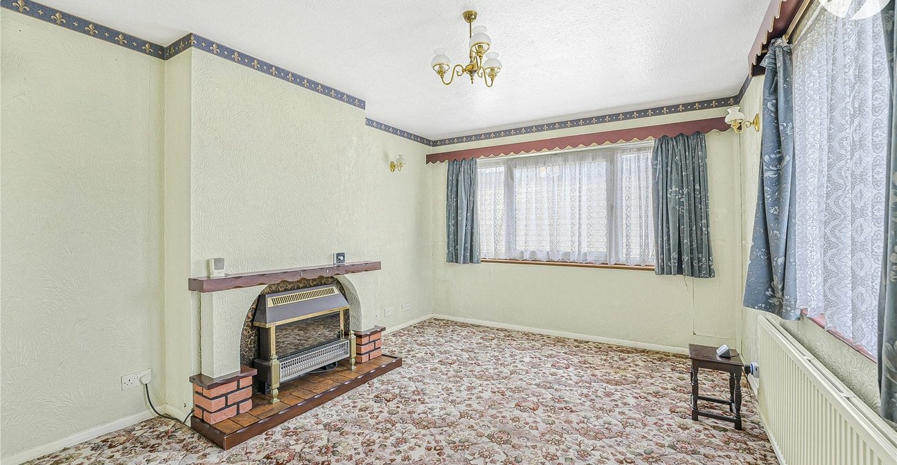 2 bedroom bungalow for sale in Sidcup | Robinson Jackson