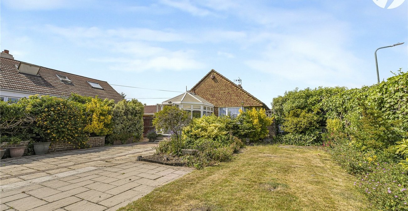 2 bedroom bungalow for sale in Sidcup | Robinson Jackson