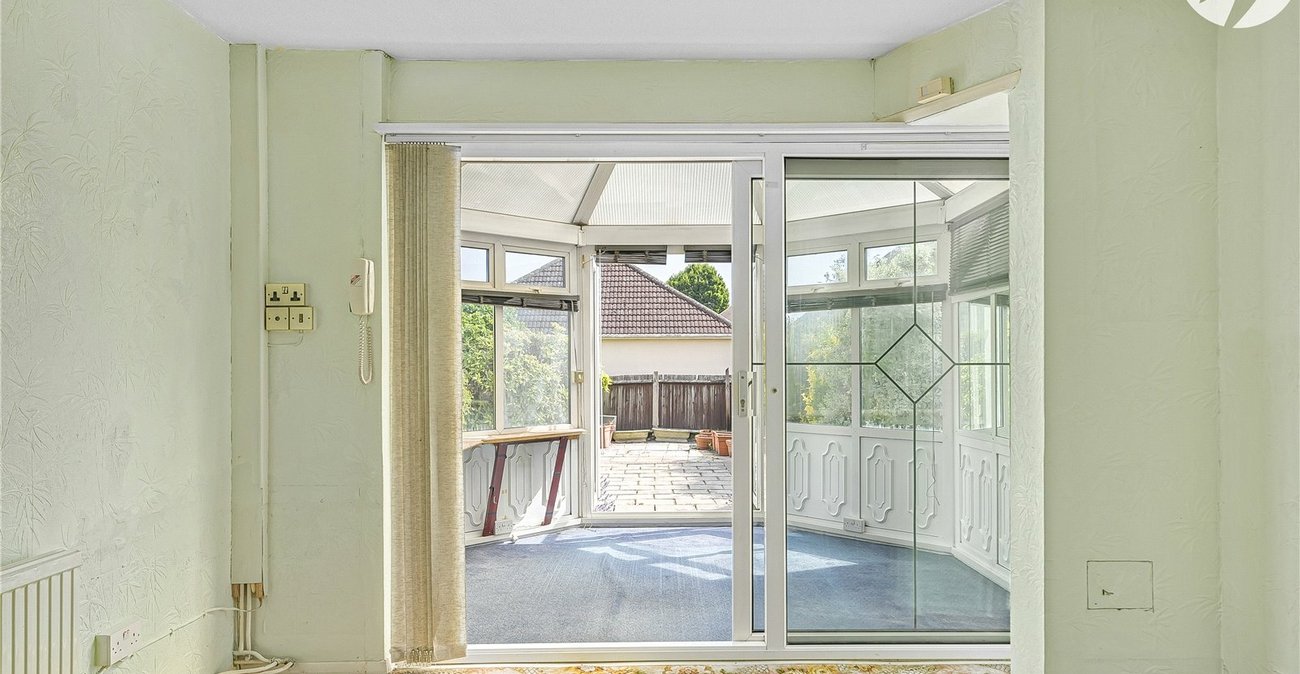 2 bedroom bungalow for sale in Sidcup | Robinson Jackson