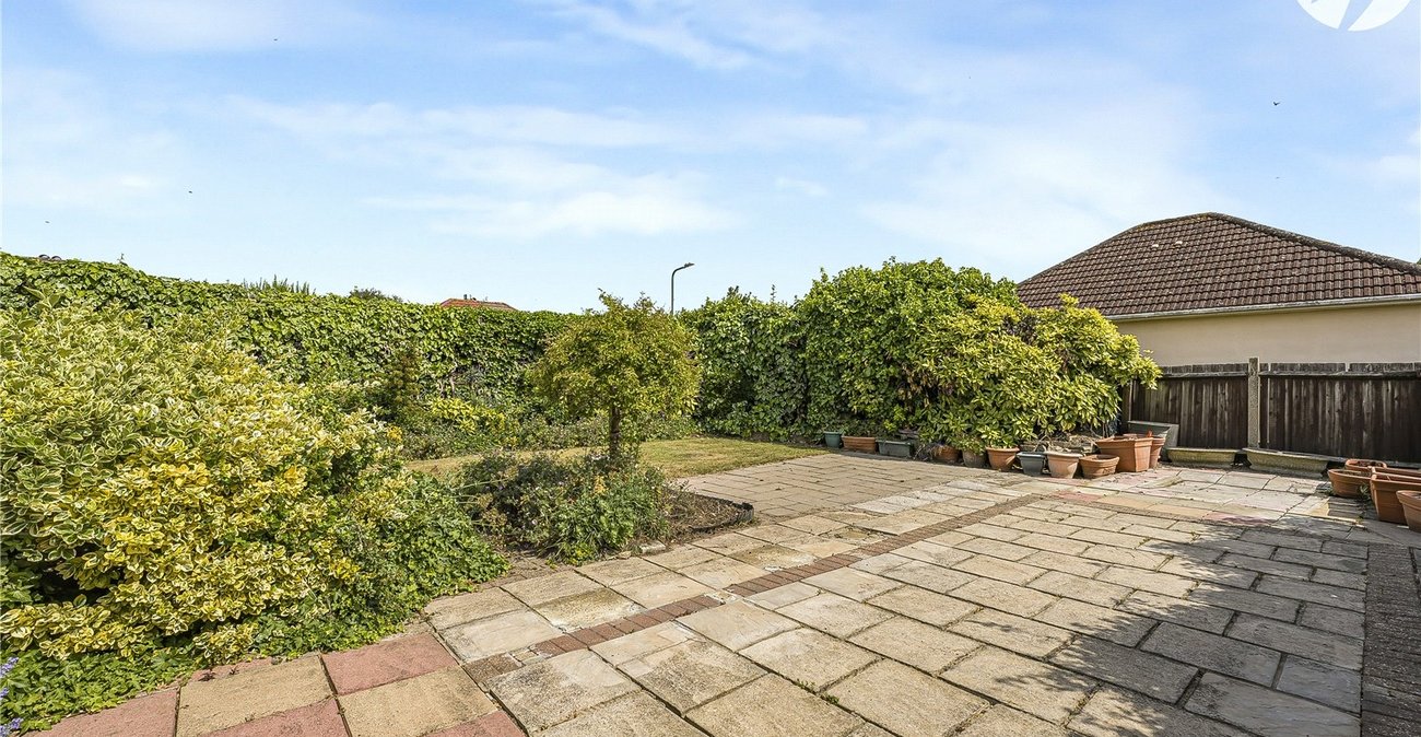 2 bedroom bungalow for sale in Sidcup | Robinson Jackson