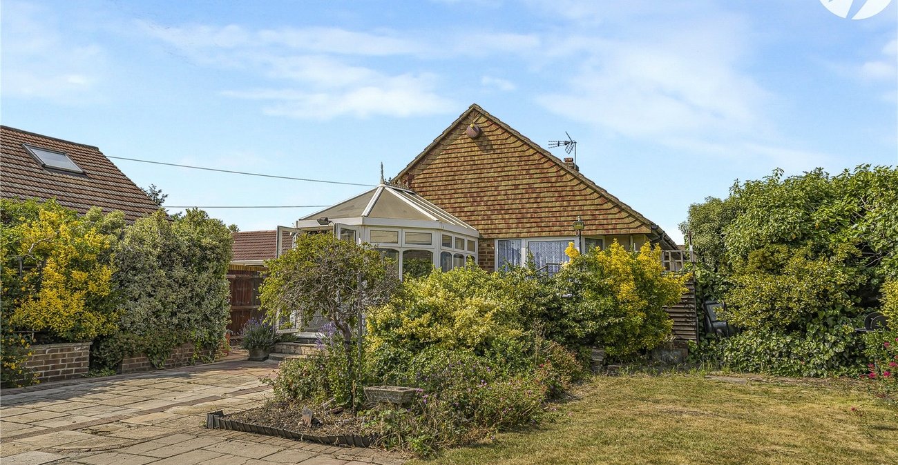 2 bedroom bungalow for sale in Sidcup | Robinson Jackson