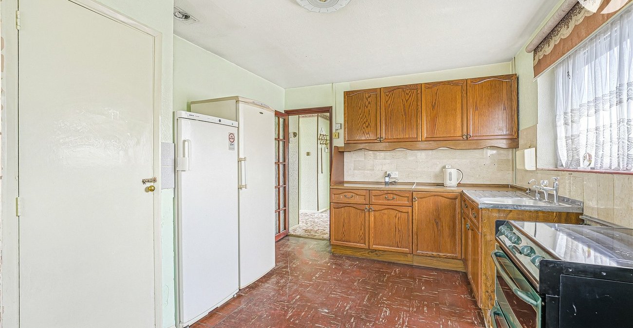 2 bedroom bungalow for sale in Sidcup | Robinson Jackson