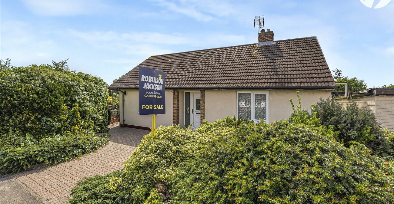2 bedroom bungalow for sale in Sidcup | Robinson Jackson