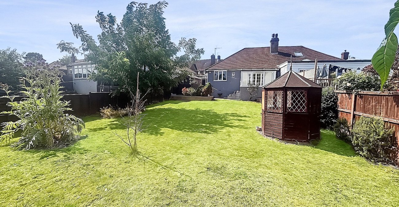 3 bedroom bungalow for sale in Bexley | Robinson Jackson