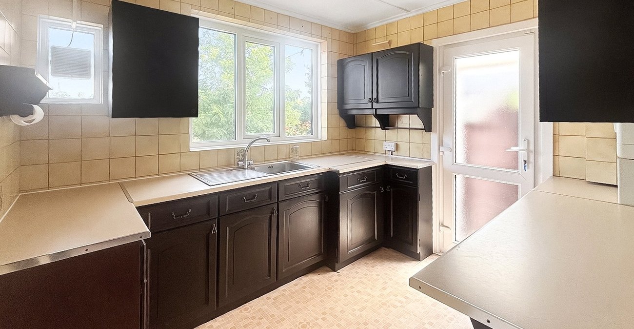 3 bedroom bungalow for sale in Bexley | Robinson Jackson