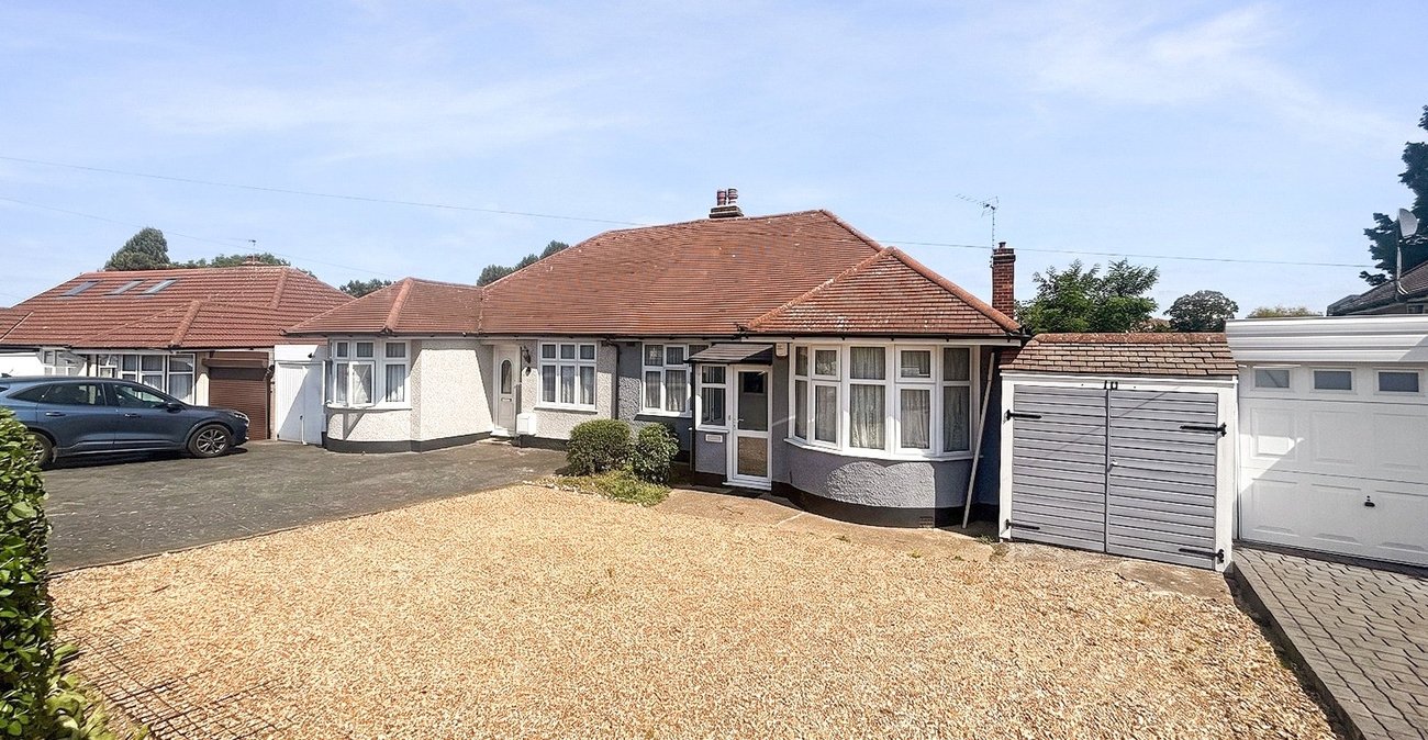 3 bedroom bungalow for sale in Bexley | Robinson Jackson