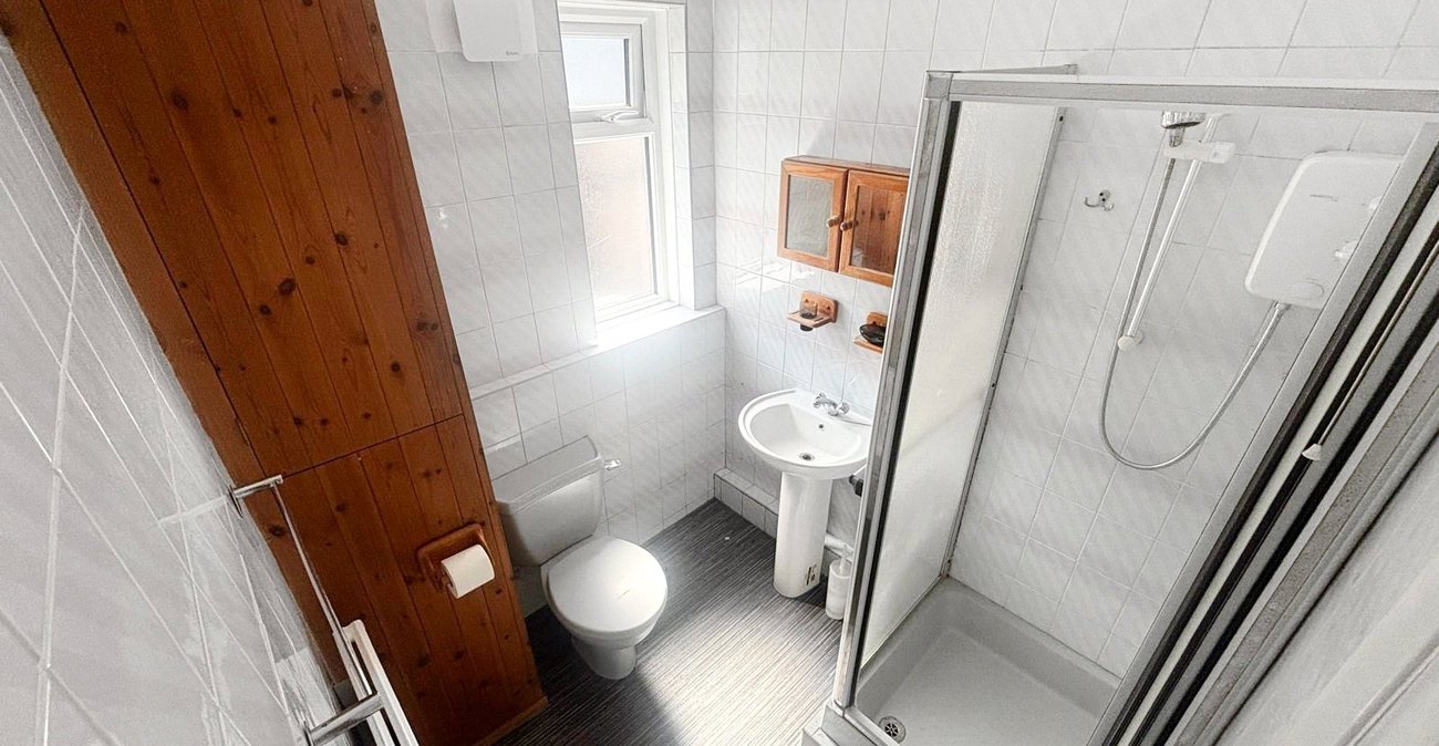 3 bedroom bungalow for sale in Bexley | Robinson Jackson