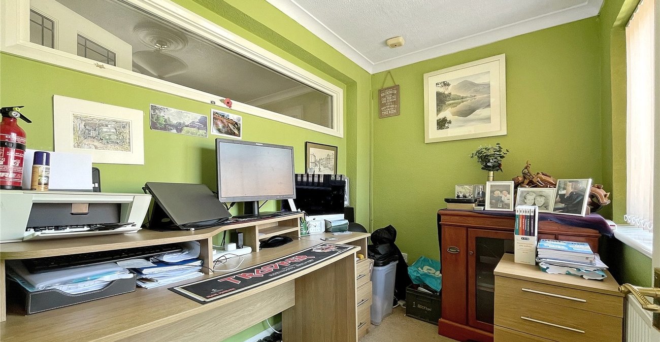 4 bedroom house for sale in Rainham | Robinson Michael & Jackson