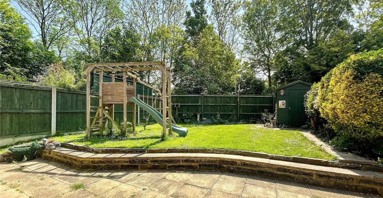 4 bedroom house for sale in Rainham | Robinson Michael & Jackson