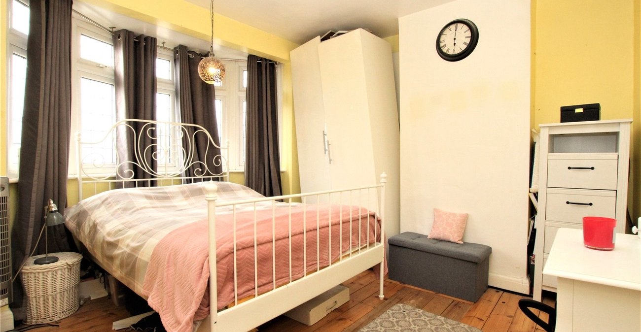 3 bedroom house for sale in Shooters Hill | Robinson Jackson