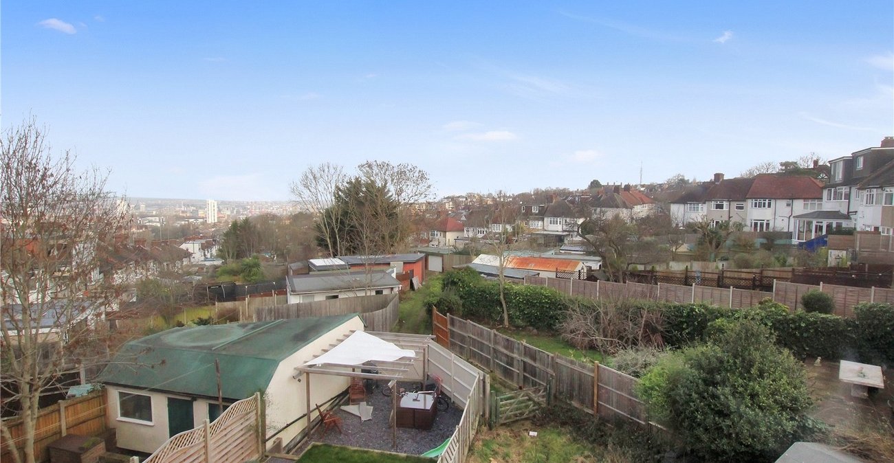 3 bedroom house for sale in Shooters Hill | Robinson Jackson