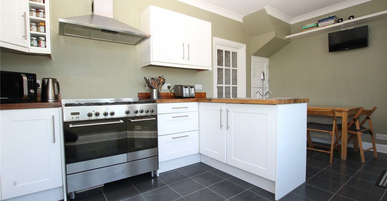 3 bedroom house for sale in Shooters Hill | Robinson Jackson