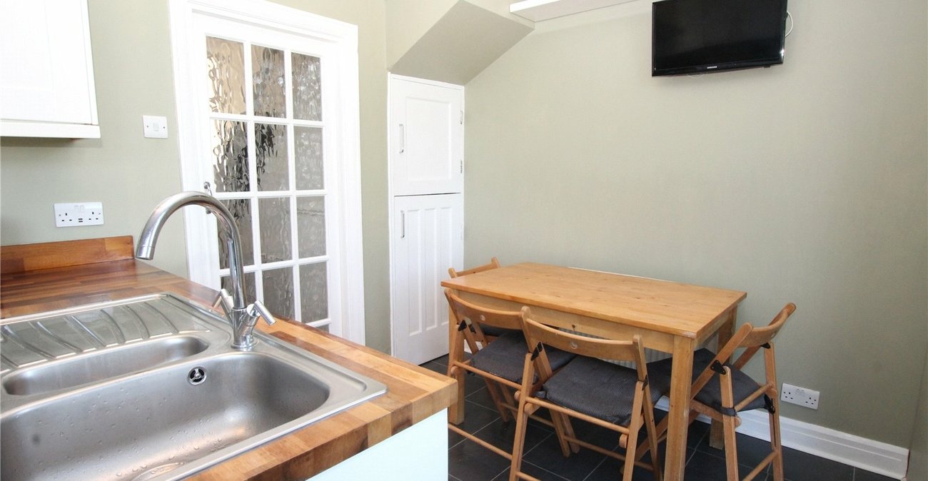 3 bedroom house for sale in Shooters Hill | Robinson Jackson