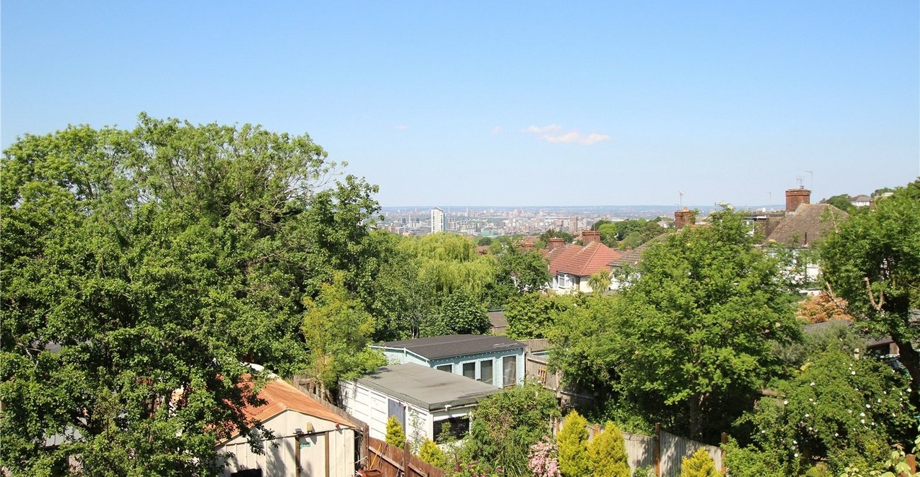 3 bedroom house for sale in Shooters Hill | Robinson Jackson