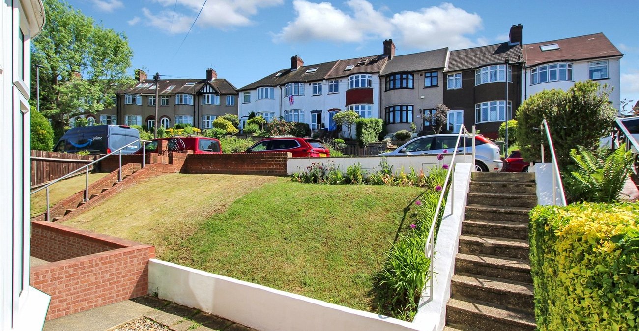 3 bedroom house for sale in Shooters Hill | Robinson Jackson