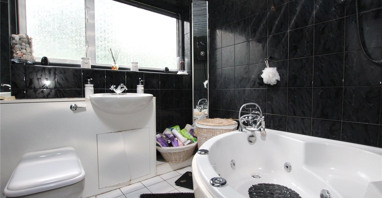 4 bedroom house for sale in Shooters Hill | Robinson Jackson
