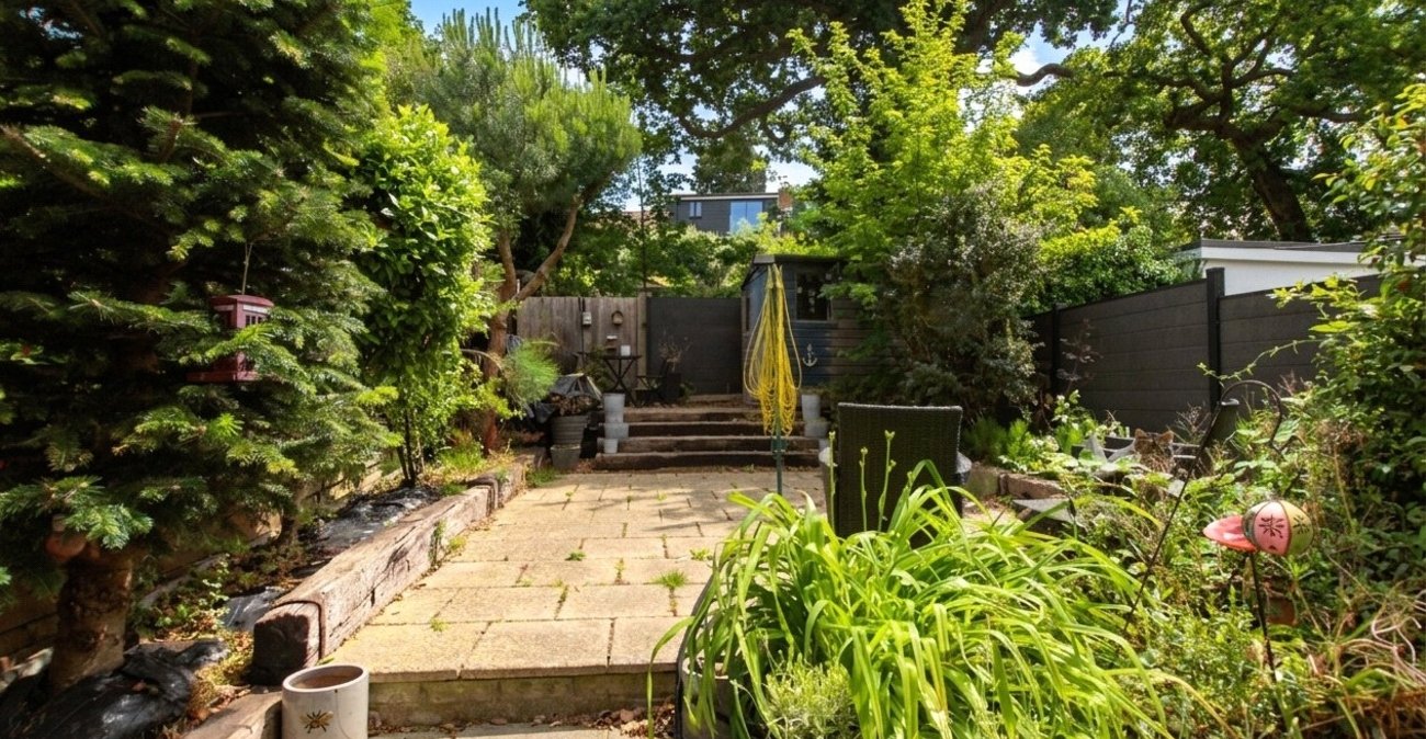 4 bedroom house for sale in Shooters Hill | Robinson Jackson