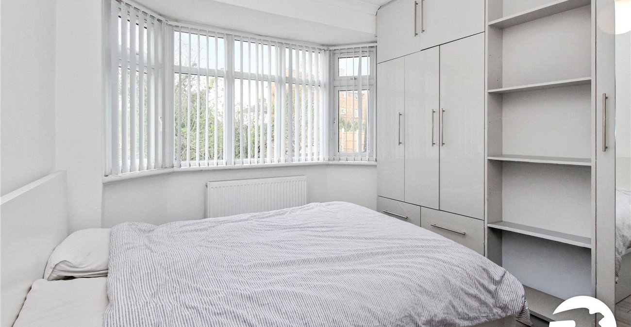 3 bedroom house for sale in Shooters Hill | Robinson Jackson