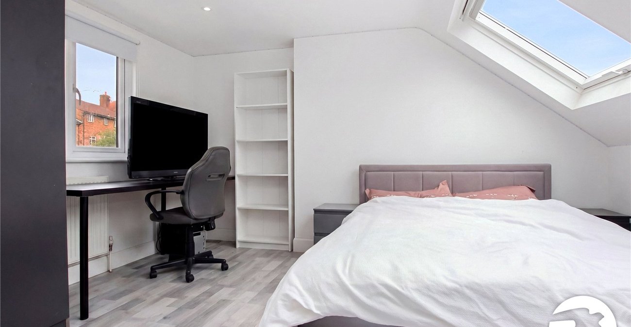 3 bedroom house for sale in Shooters Hill | Robinson Jackson
