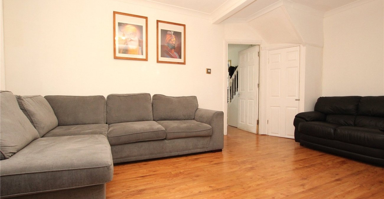 3 bedroom house for sale in Shooters Hill | Robinson Jackson