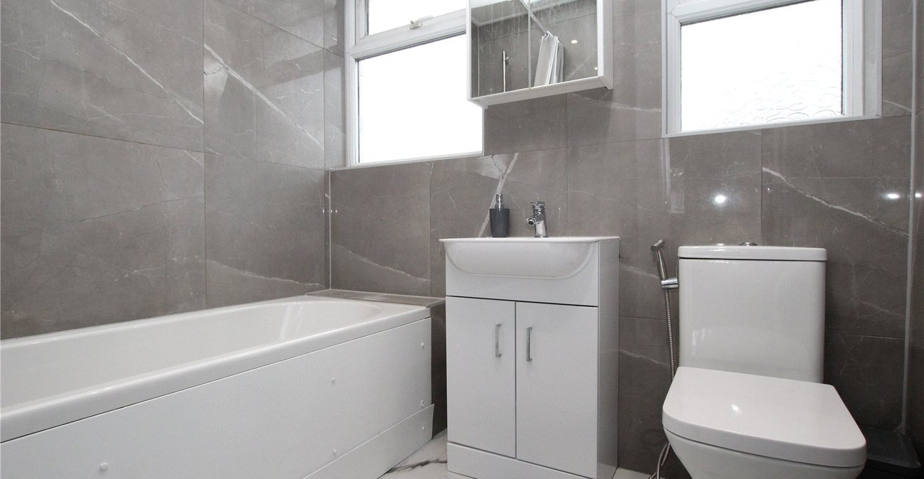 3 bedroom house for sale in Shooters Hill | Robinson Jackson